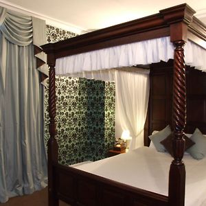 Executive Four-Poster Room